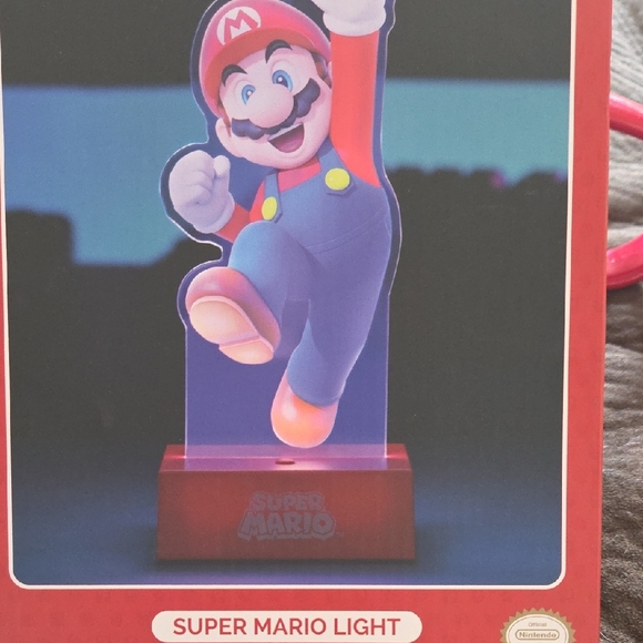 Nintendo Super Mario LED Light - Picture 4 of 4
